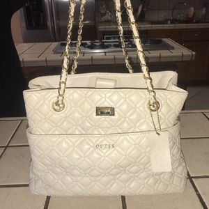 Vintage/Trendy Guess bag!